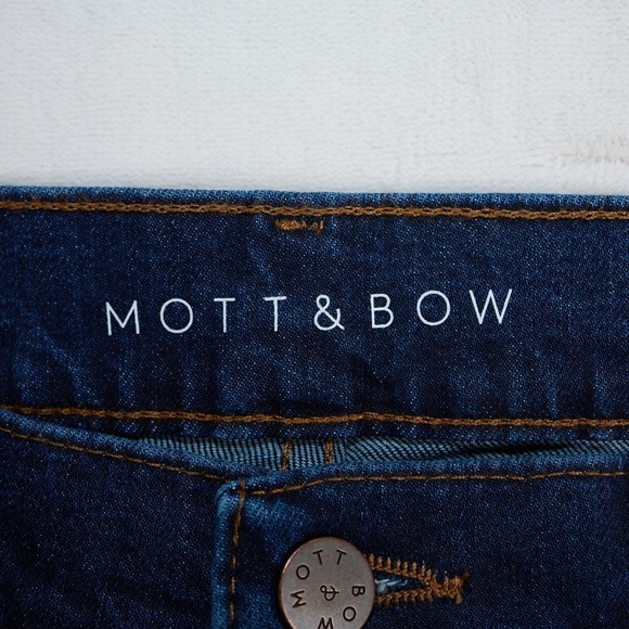 Mott & Bow Boyfriend Jeans Dark Wash Women's‎ Size 30x32 Stretch Denim - Picture 2 of 8